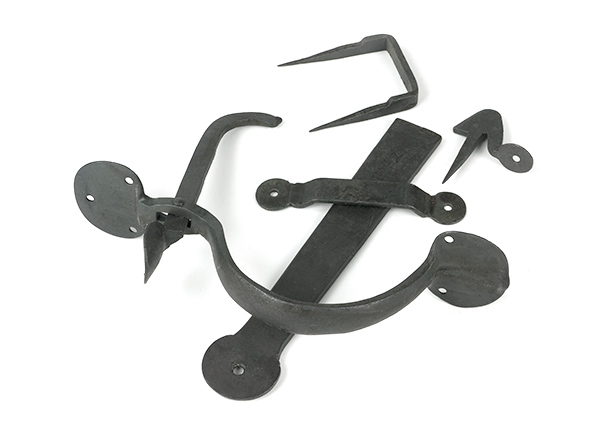 Beeswax Medium Bean Thumblatch