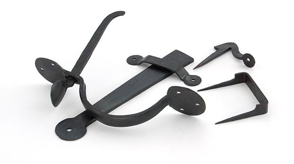 Beeswax Medium Bean Thumblatch - XL