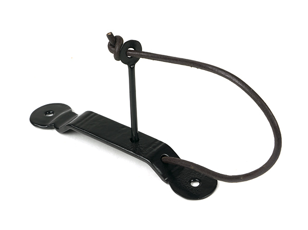 Black Locking Penny End Screw on Staple