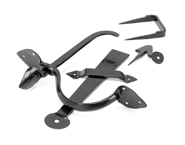 Black Gothic Thumblatch - XL