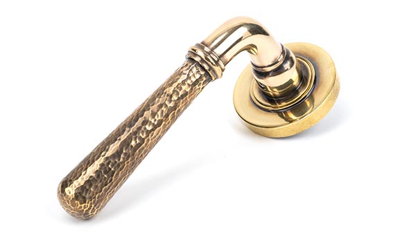 Aged Brass Hammered Newbury Lever on Rose Set (Plain)