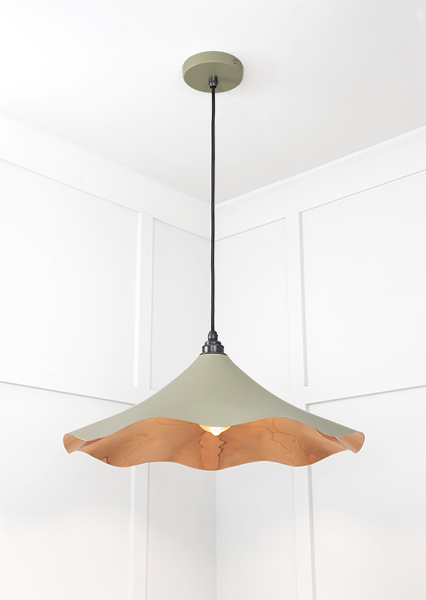 Smooth Copper Flora Pendant in Tump