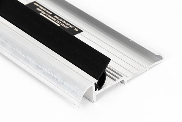 Aluminium 3000mm OUM/4 Threshold