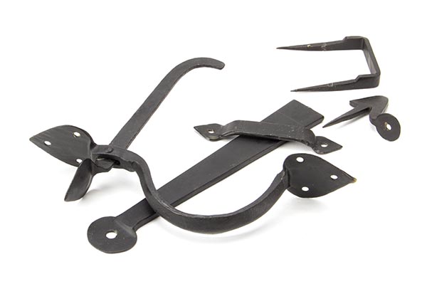 External Beeswax Gothic Thumblatch