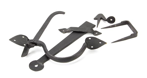 External Beeswax Gothic Thumblatch