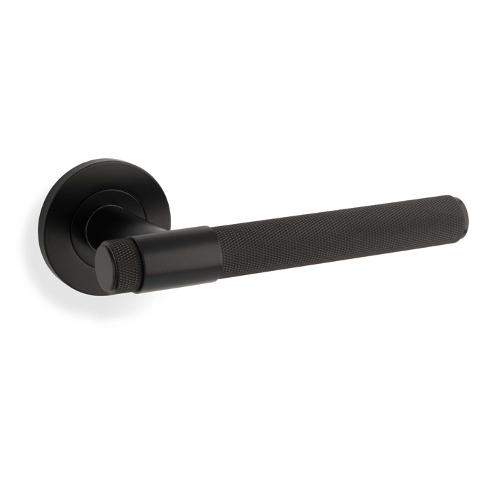 Knurled Kingstone Lever on Round Rose - Black